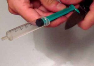 Как сделать оловоотсос для пайки из шприца своими руками